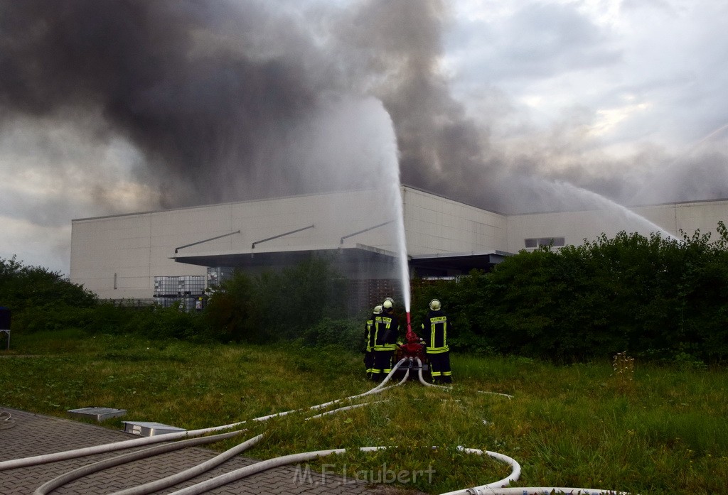 Grossbrand Halle Troisdorf Kriegsdorf Junkersring P130.JPG - Miklos Laubert